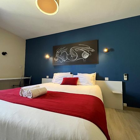 Brit Hotel Du Parc Niort Centre-Parking Gratuit Екстериор снимка