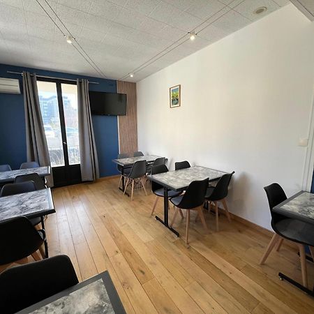 Brit Hotel Du Parc Niort Centre-Parking Gratuit Екстериор снимка