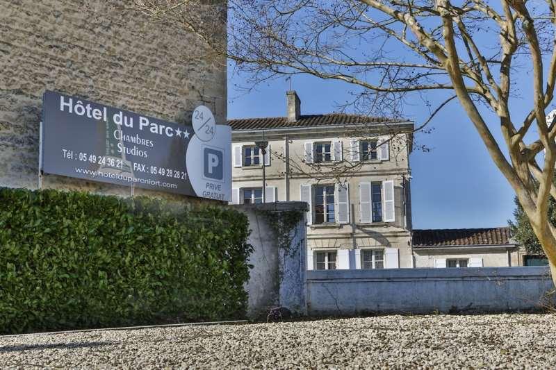 Brit Hotel Du Parc Niort Centre-Parking Gratuit Екстериор снимка