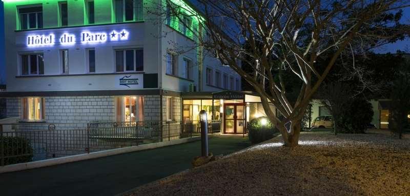 Brit Hotel Du Parc Niort Centre-Parking Gratuit Екстериор снимка