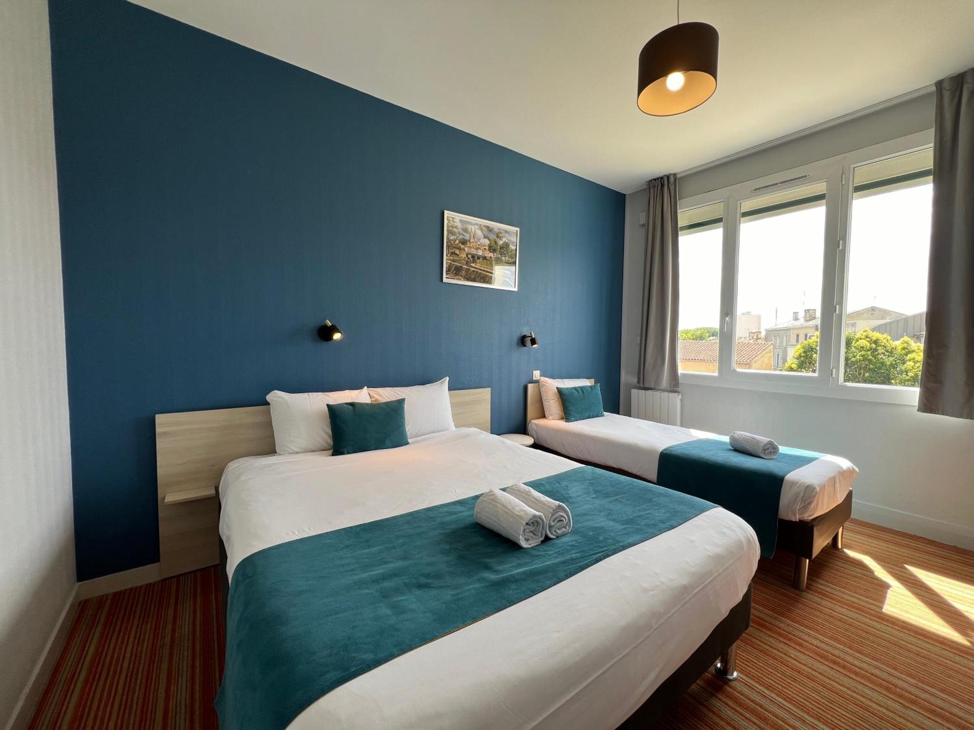 Brit Hotel Du Parc Niort Centre-Parking Gratuit Екстериор снимка