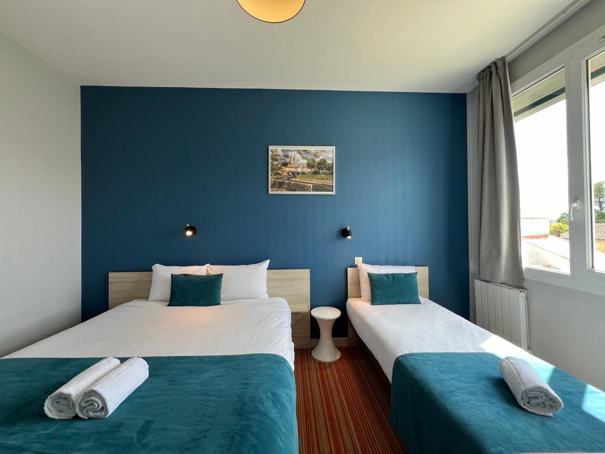 Brit Hotel Du Parc Niort Centre-Parking Gratuit Екстериор снимка