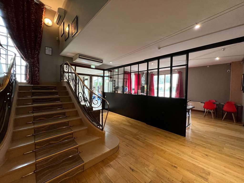 Brit Hotel Du Parc Niort Centre-Parking Gratuit Интериор снимка