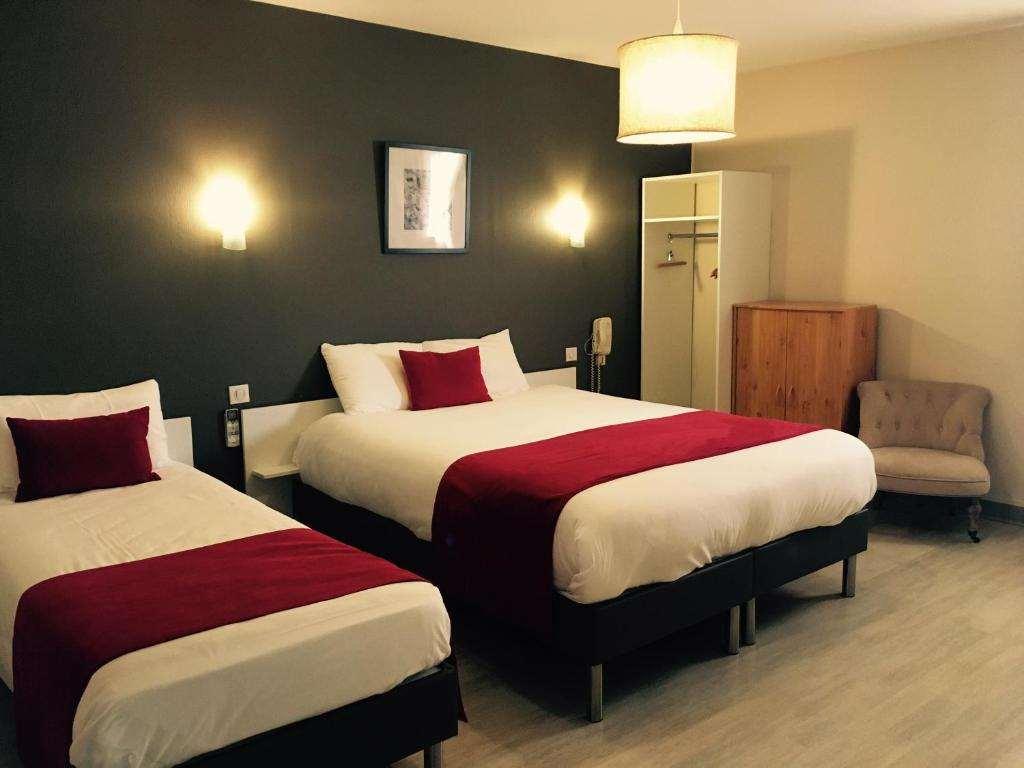 Brit Hotel Du Parc Niort Centre-Parking Gratuit Стая снимка