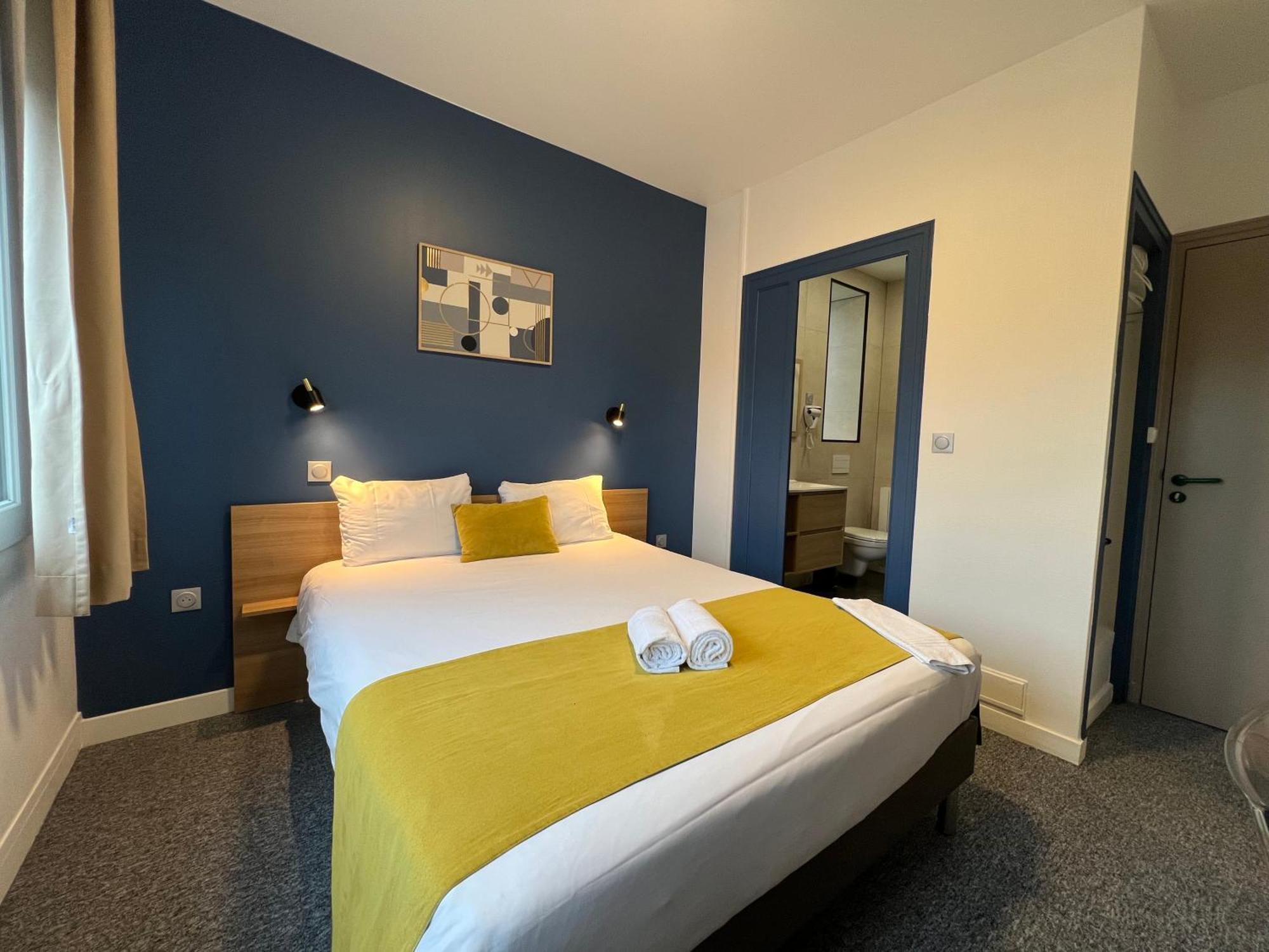Brit Hotel Du Parc Niort Centre-Parking Gratuit Екстериор снимка