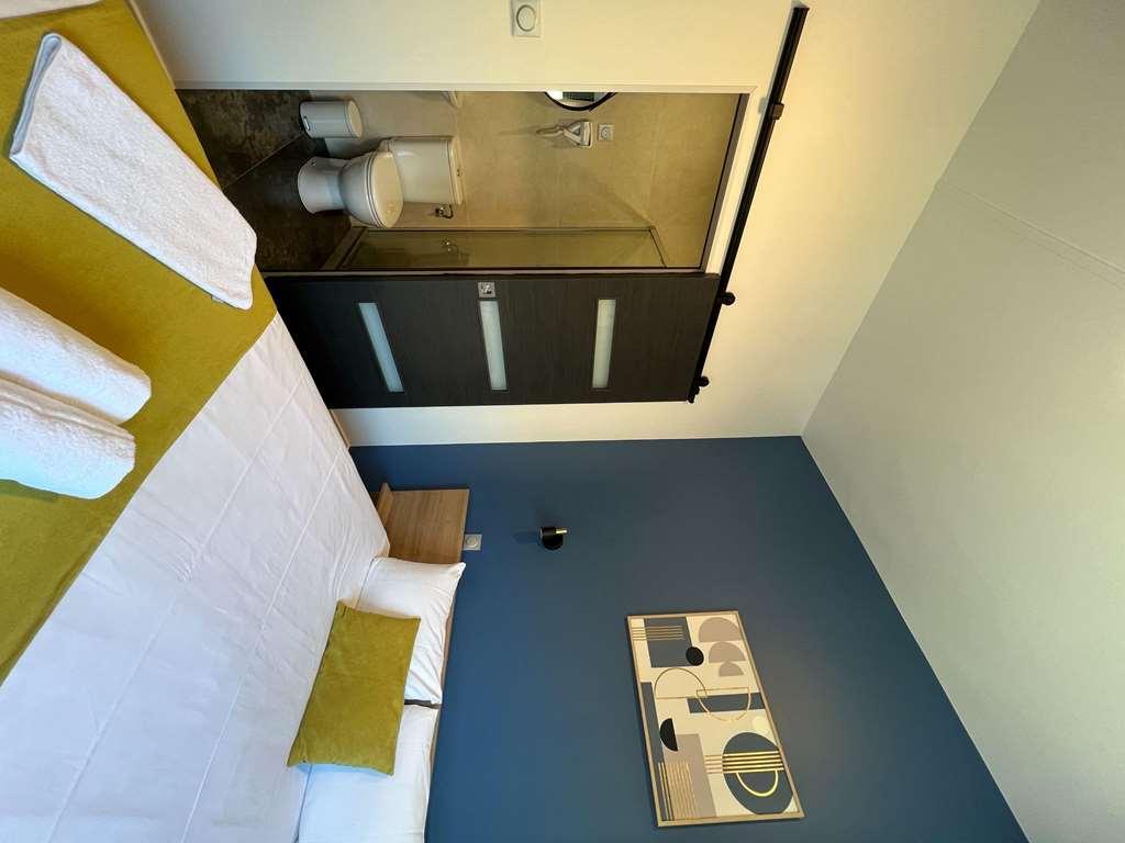Brit Hotel Du Parc Niort Centre-Parking Gratuit Стая снимка