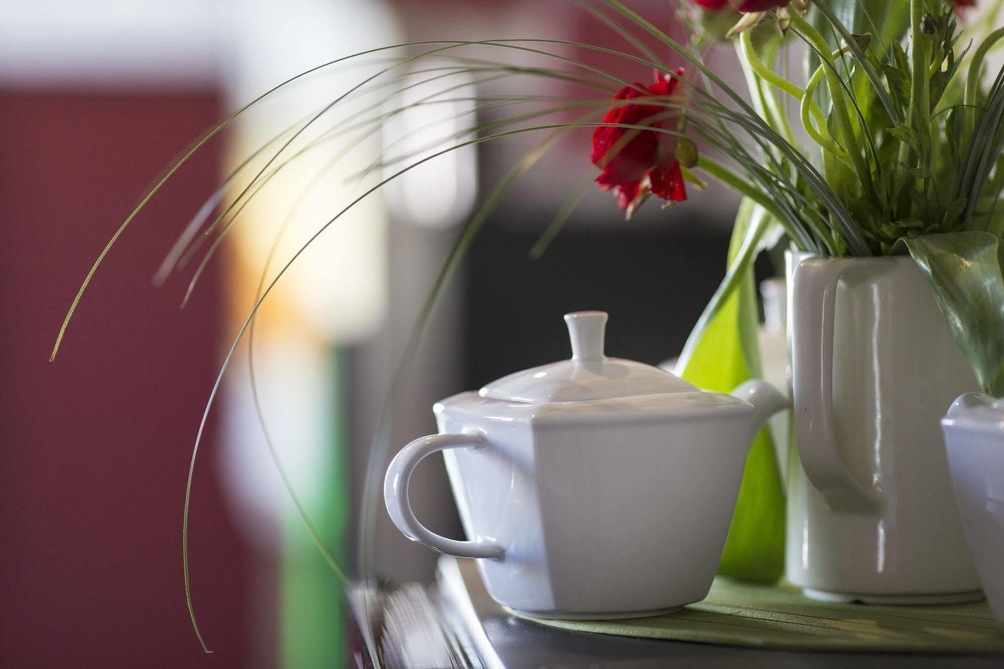 Brit Hotel Du Parc Niort Centre-Parking Gratuit Екстериор снимка